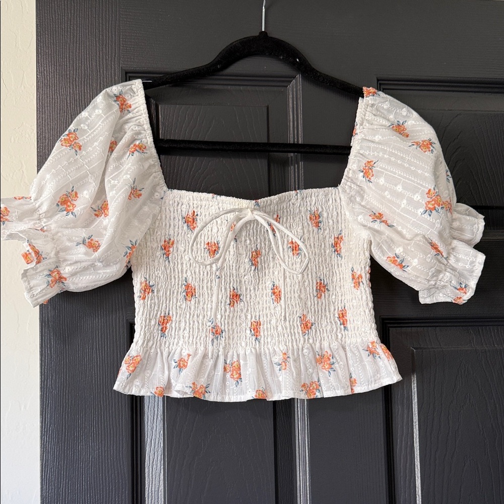 Blue Blush White Floral Puff Sleeve Crop Top